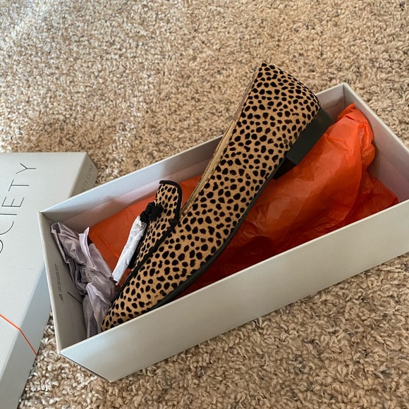 Cheetah Loafers - Picture 5 of 7